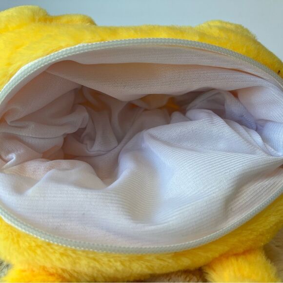 Pokémon Pikachu Yellow Plush Fluffy Handbag With Adjustable Crossbody Strap - Picture 5 of 5